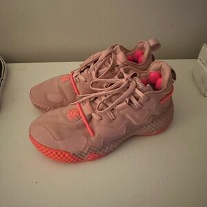 Harden Vol. 6 basketball shoe